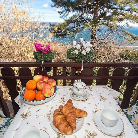 Comfy And Warm Ap With Balcony Surrounded With Beautiful Nature Lovran Luaran gambar