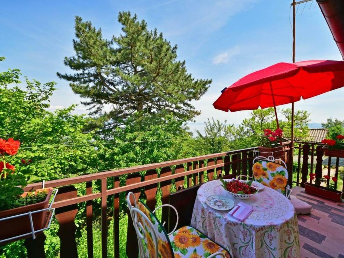 Comfy And Warm Ap With Balcony Surrounded With Beautiful Nature Lovran Luaran gambar