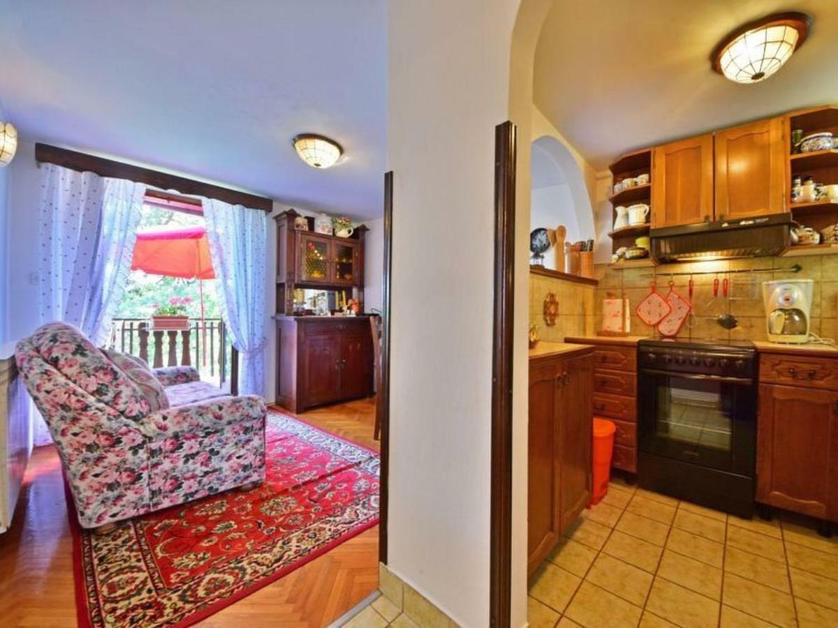 Comfy And Warm Ap With Balcony Surrounded With Beautiful Nature Lovran Luaran gambar