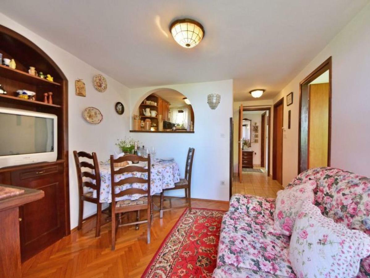 Comfy And Warm Ap With Balcony Surrounded With Beautiful Nature Lovran Luaran gambar